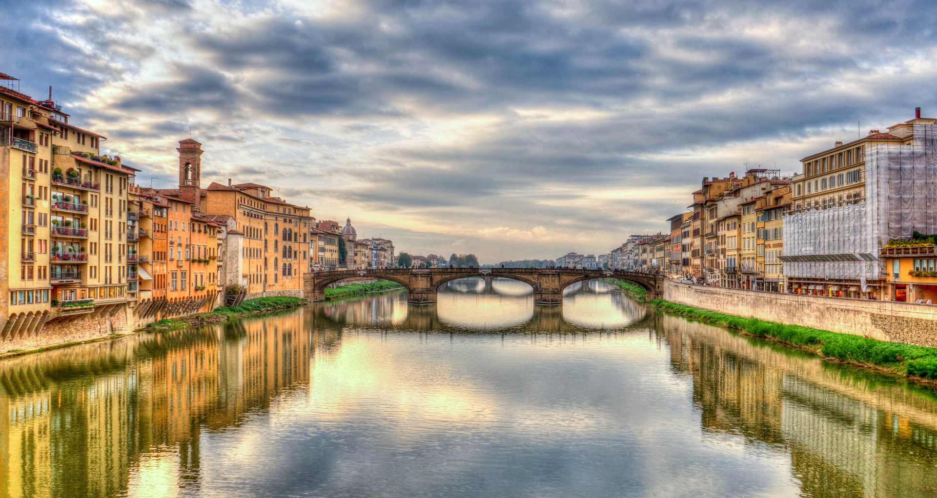 Emerald-Waterways-Arno-River | AardvarkCompare.com