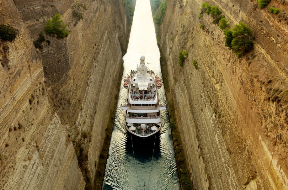 Sea-Dream-Yacht-Club-Canal | AardvarkCompare.com